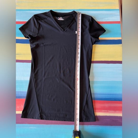 Under Armour Juniors Black
HeatGear Tech V Neck Short Sleeve Shirt NIB Top Lg - Picture 4 of 14